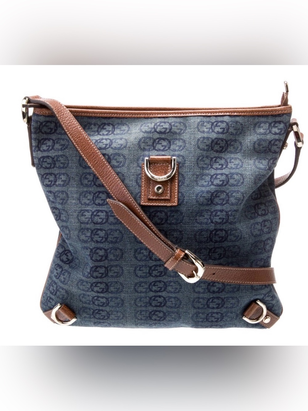 Hot and chic EUC Gucci denim D ring handbag